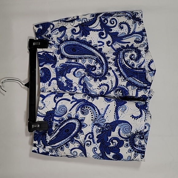 INC International Concepts Pants - 🩵 INC International Concepts Blue White Black Paisley Stretch Shorts Women's 4